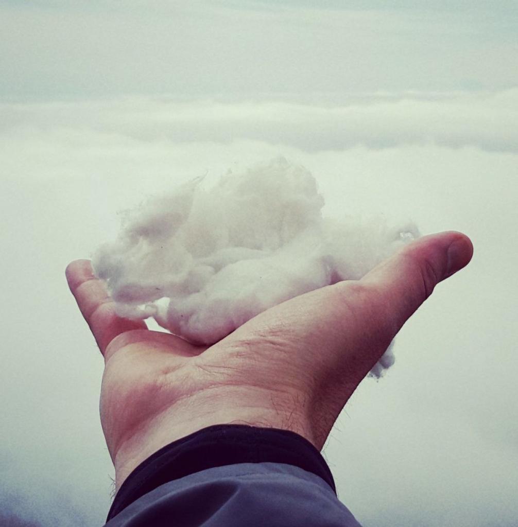 Wolke in der Hand