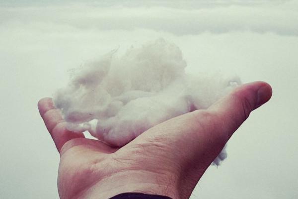 Wolke in der Hand