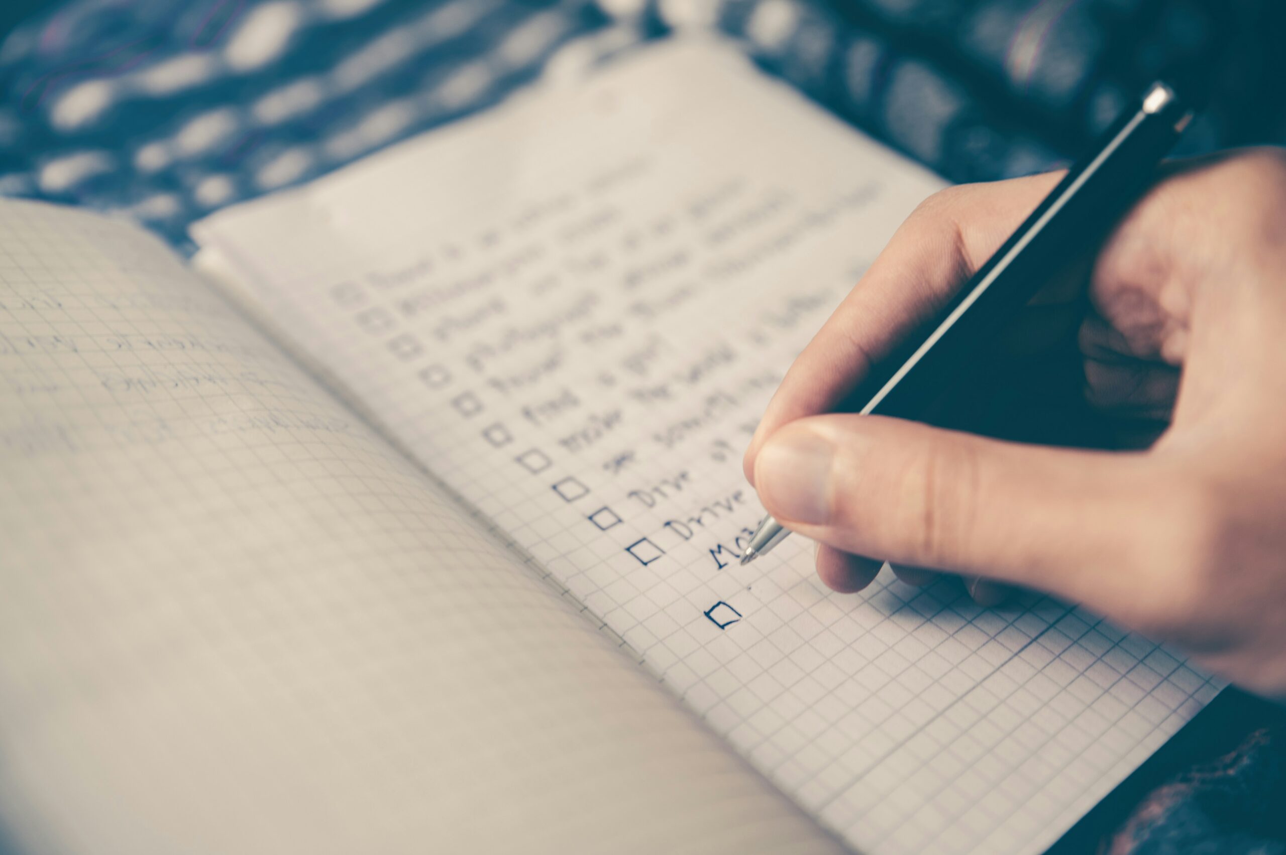 Abfahrt-Checkliste zum Ausdrucken Foto von Glenn Carstens-Peters auf Unsplash
